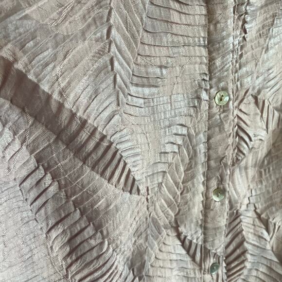 Chico’s Pink Blouse Top Textured Pleated Shimmer Button Up Collar Sz L Unique - Picture 4 of 12